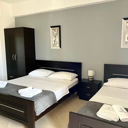 Klajdi Apartment